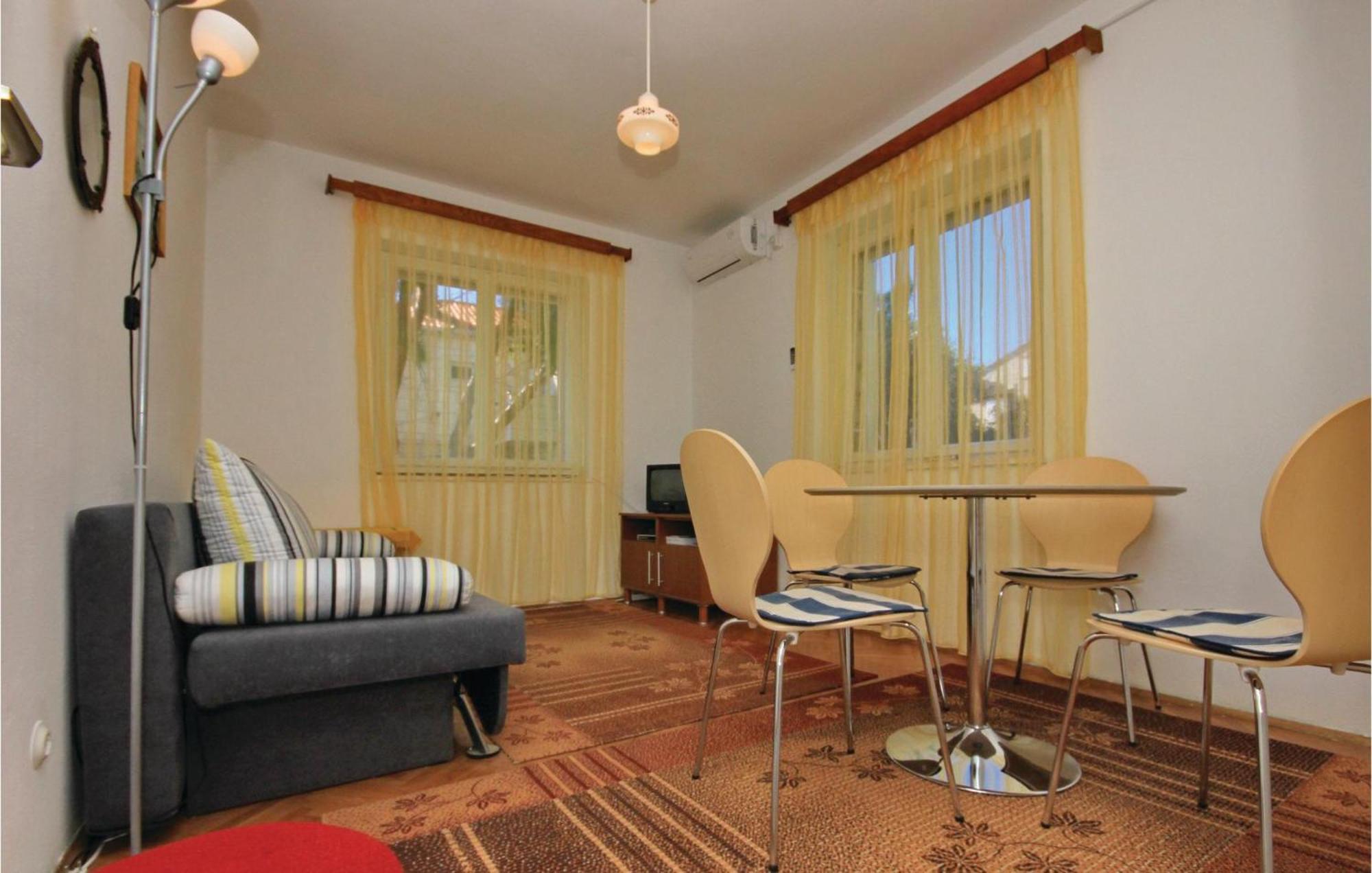 Amazing Apartment In Lumbarda With Kitchen Екстериор снимка